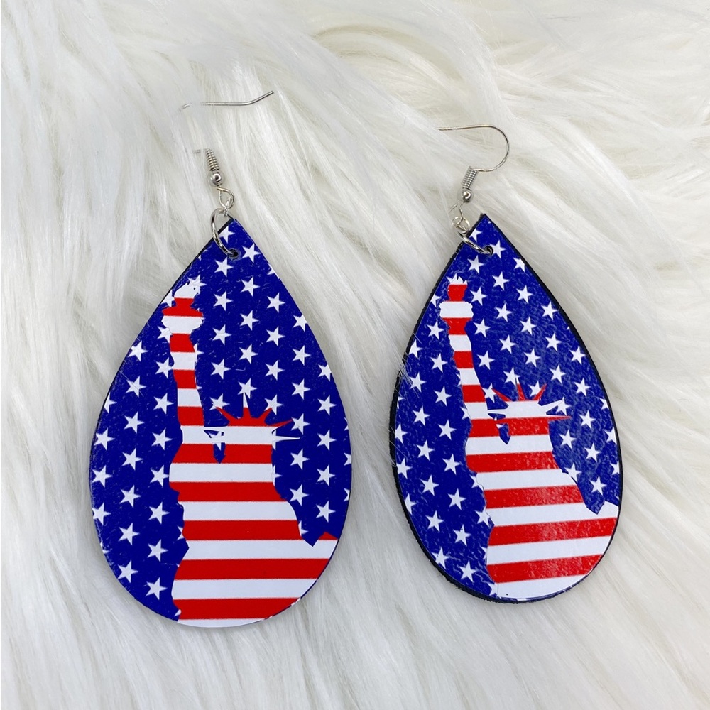 🇺🇸Statue Of Liberty American Flag Silver Hook PU Leather Hanging Earrings!